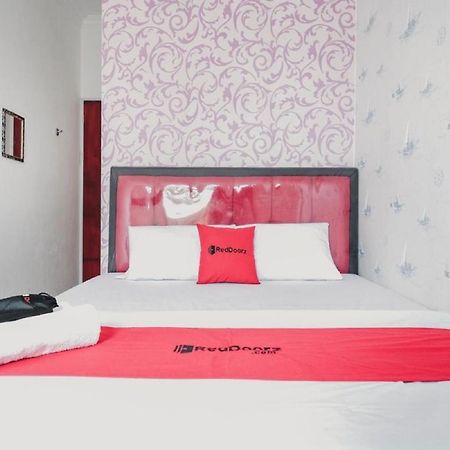 Отель Reddoorz Near Nagoya Hill Batam 4 Jodoh  Экстерьер фото