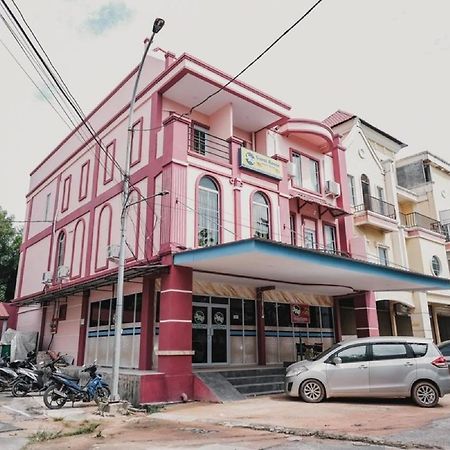 Отель Reddoorz Near Nagoya Hill Batam 4 Jodoh  Экстерьер фото