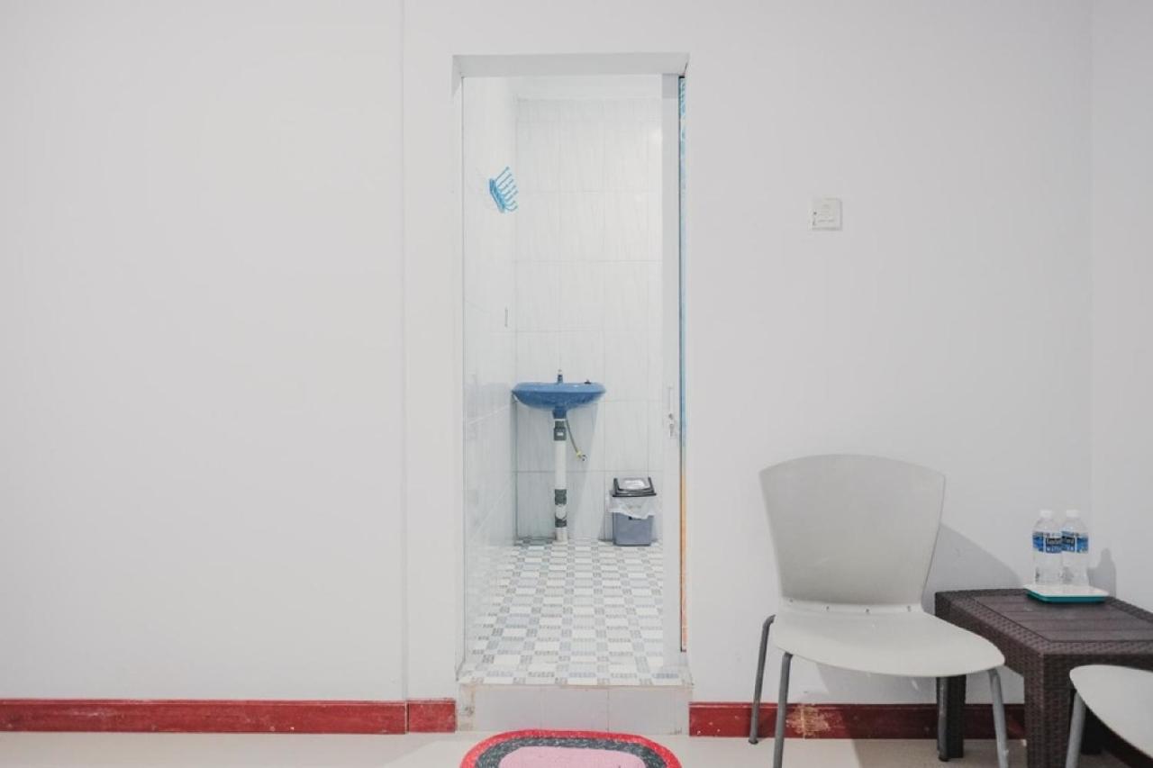 Отель Reddoorz Near Nagoya Hill Batam 4 Jodoh  Экстерьер фото