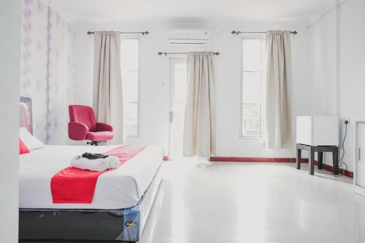 Отель Reddoorz Near Nagoya Hill Batam 4 Jodoh  Экстерьер фото